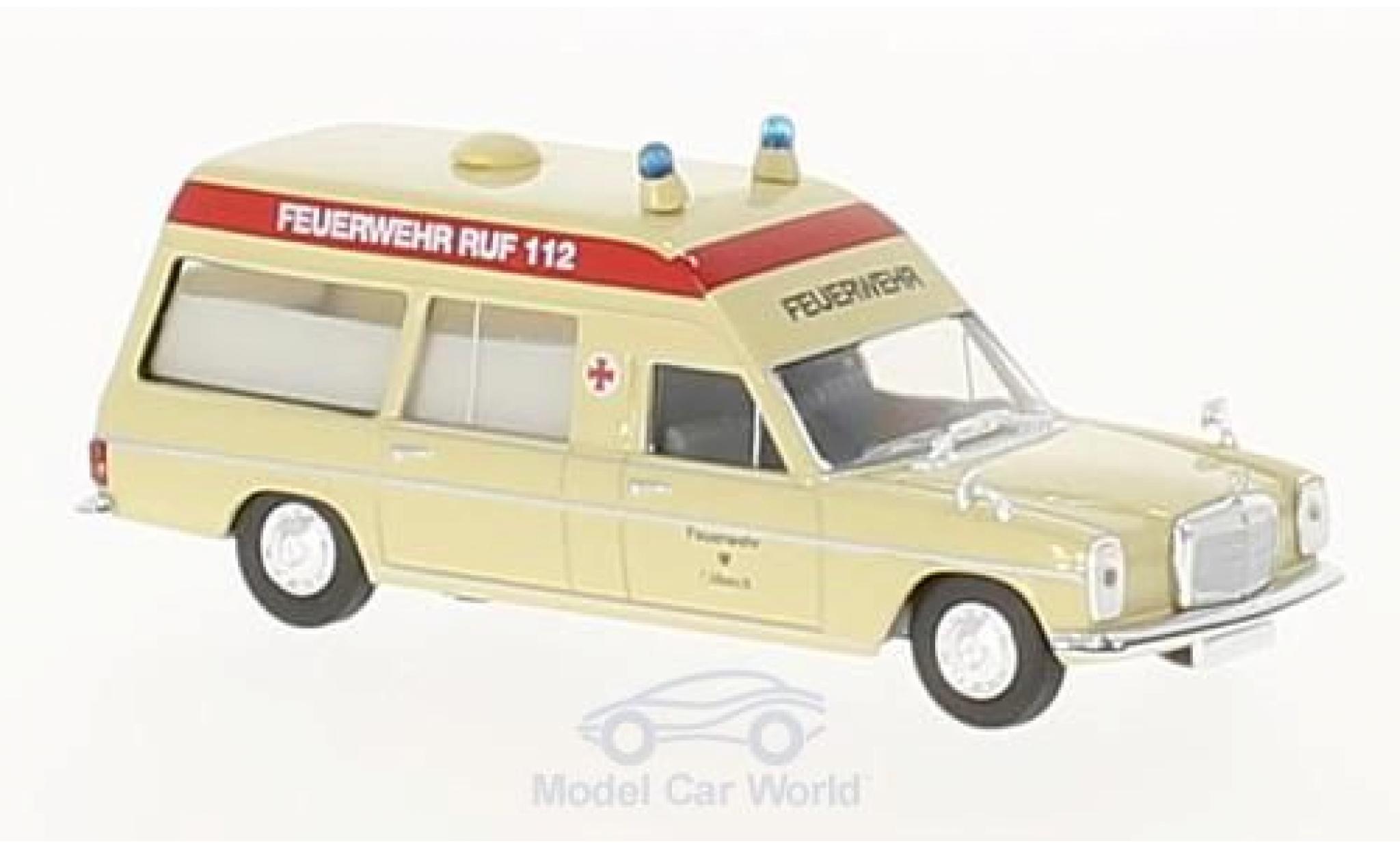 Mercedes /8 1/87 Brekina Feuerwehr Lübeck Krankenwagen modellino in miniatura