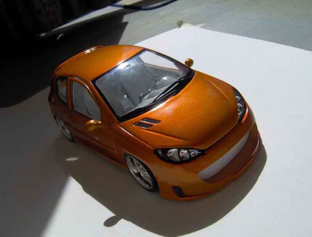 Peugeot 206 RC 1/18 Norev RC orange tuning modellino in miniatura