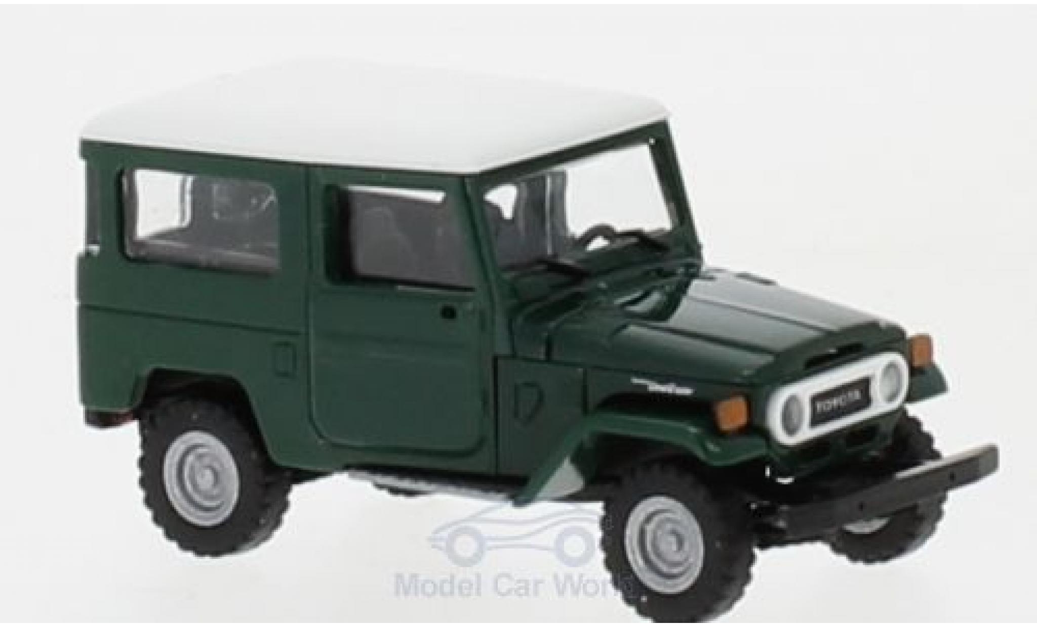 Toyota Land Cruiser 1/87 Busch J4 verde/bianco modellino in miniatura