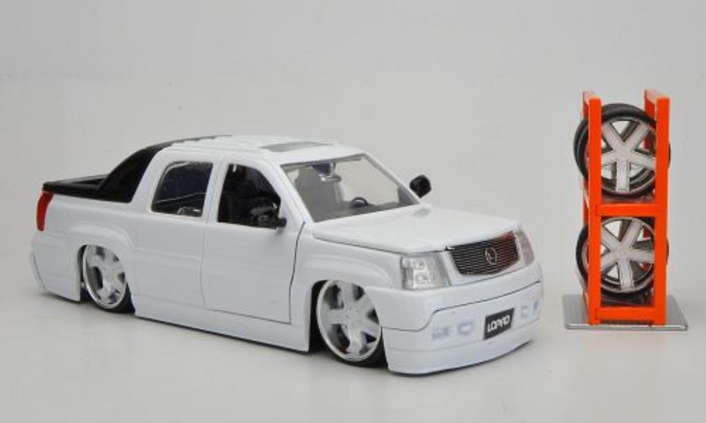 Cadillac Escalade 1/24 Jada Toys EXT Tuning bianco 2002 modellino in miniatura