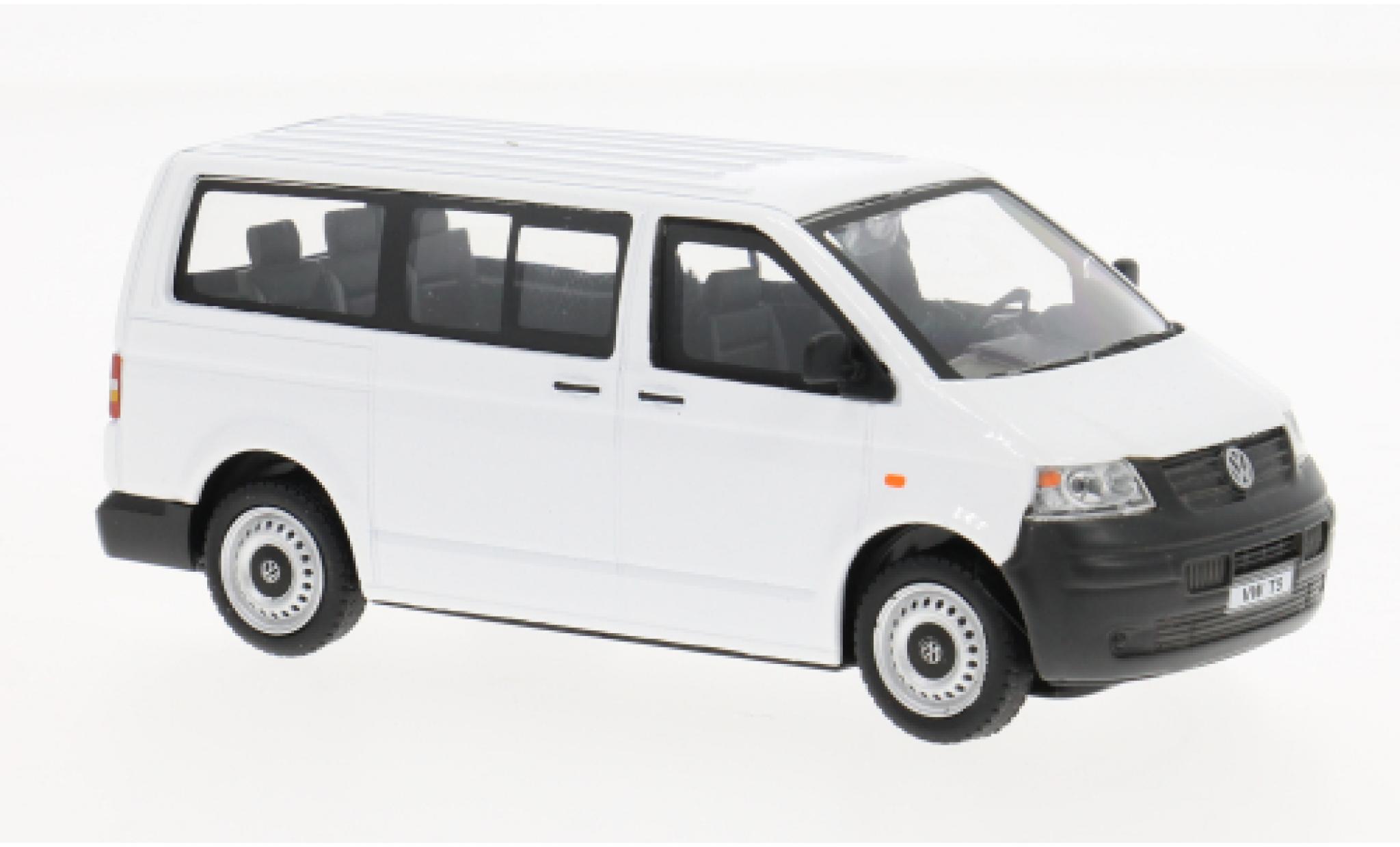 Volkswagen T5 Cararama weiss 2010 1:43 modellino in miniatura