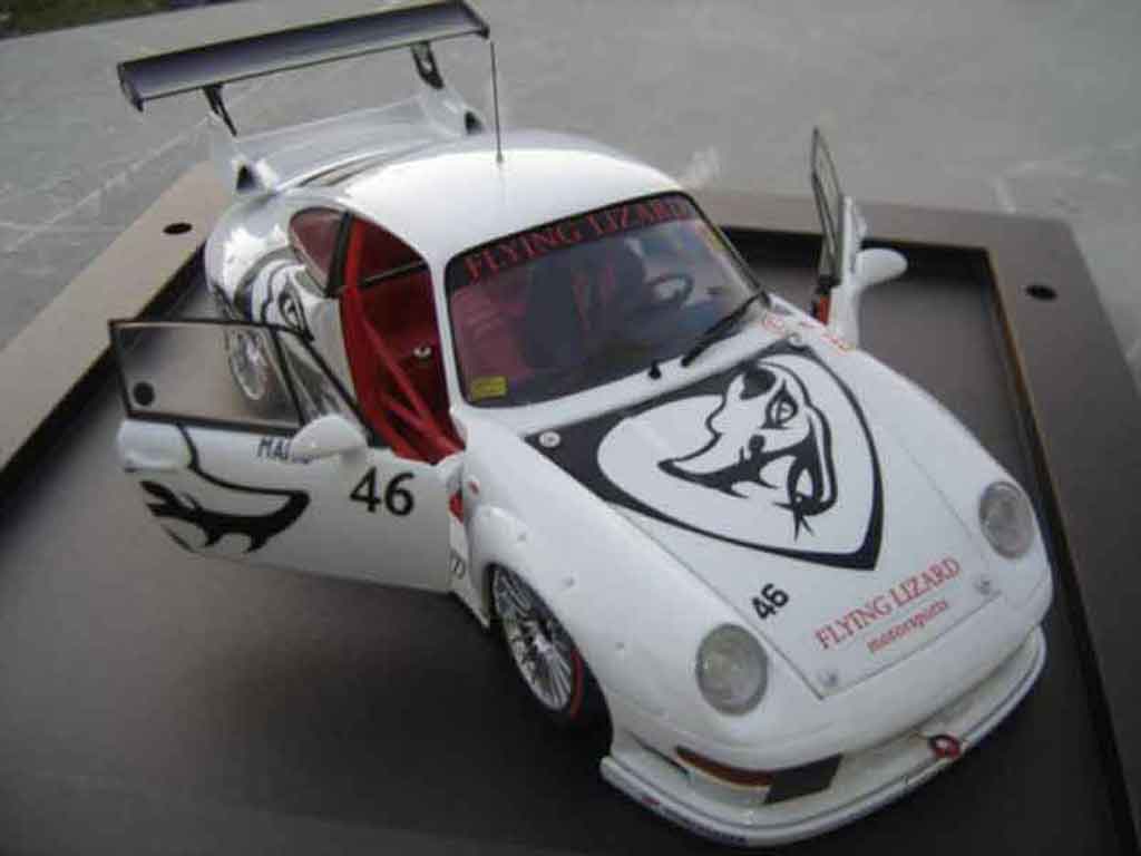 Porsche 993 GT2 1/18 Ut Models GT2 evo flying lizard modellino in miniatura