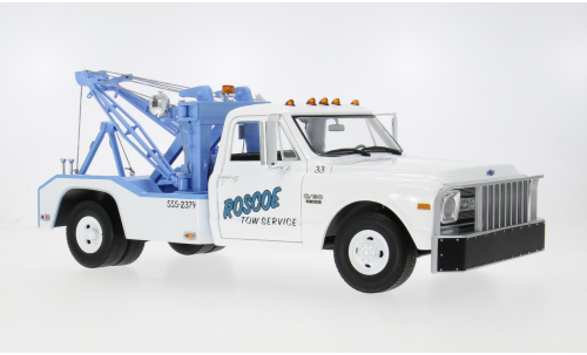 Chevrolet C-30 1/18 Greenlight Dually Wrecker weiss 1969 Roscoe Tow Service 1:18 modellino in miniatura