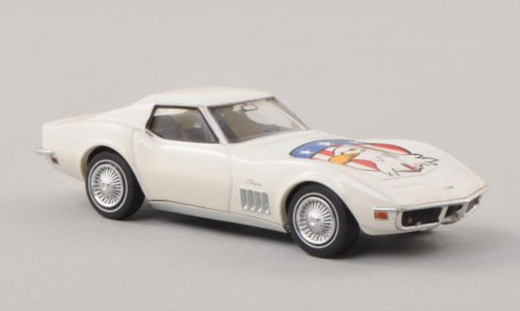 Chevrolet Corvette C3 1/87 Brekina C3 American Eagle bianco mit Dekor auf Motorhaube modellino in miniatura