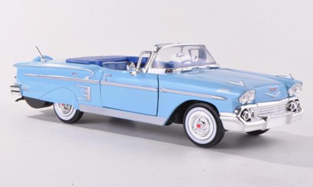 Chevrolet Impala 1/24 Motormax Convertibile blu 1958 modellino in miniatura