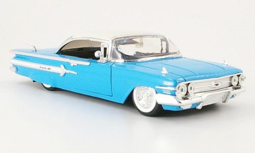 Chevrolet Impala 1/24 Jada Toys blu/bianco 1960 modellino in miniatura
