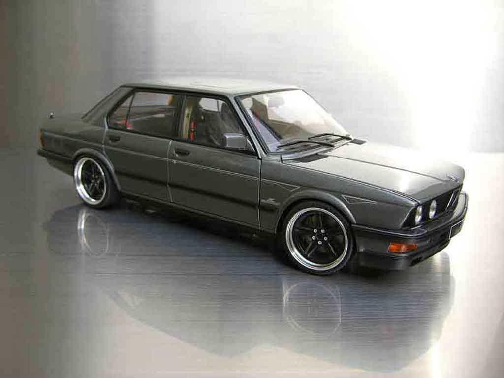 Bmw M5 E28 1/18 Autoart E28 ac schnitzer modellino in miniatura