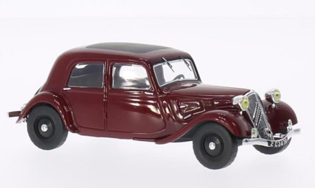 Citroen Traction 1/43 IXO 7A rosso 1934 modellino in miniatura