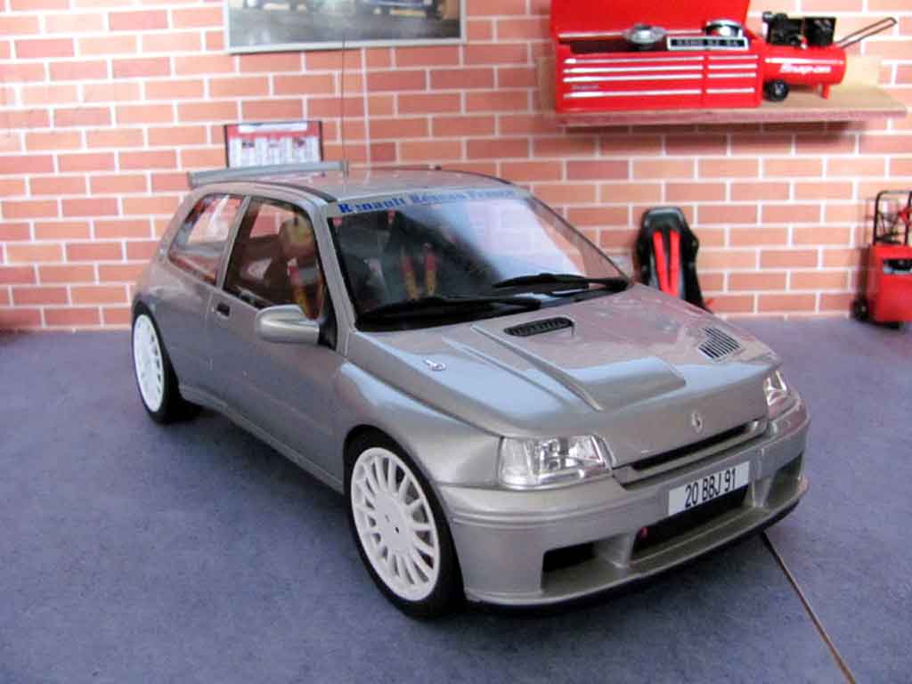 Renault Clio Maxi 1/18 Ottomobile Maxi plain body jantes oz 19 pouces tuning modellino in miniatura