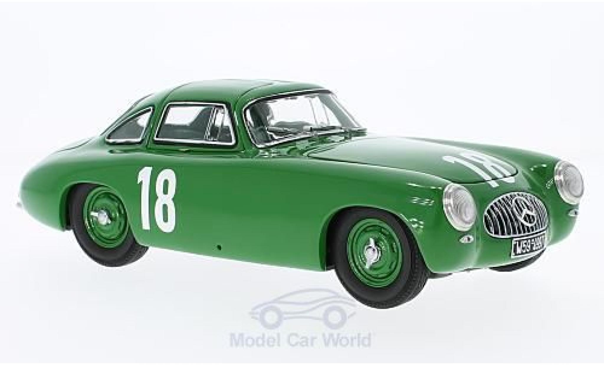 Mercedes 300 SL 1/18 CMC SL (W194) verde No.18 GP Bern 1952 K.Kling modellino in miniatura