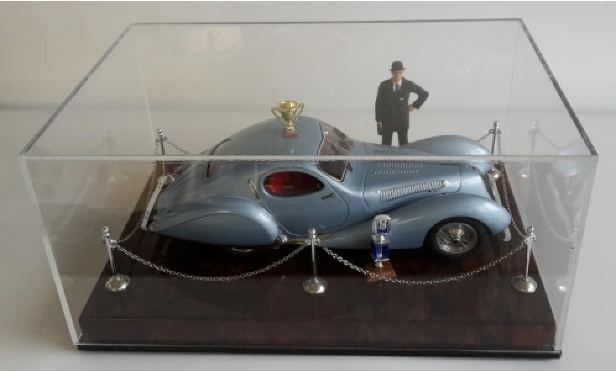 Talbot Lago 1/18 CMC Diorama: T150 C-SS metallico blu RHD y compris les podium Vitrine figurine et plinthe modellino in miniatura