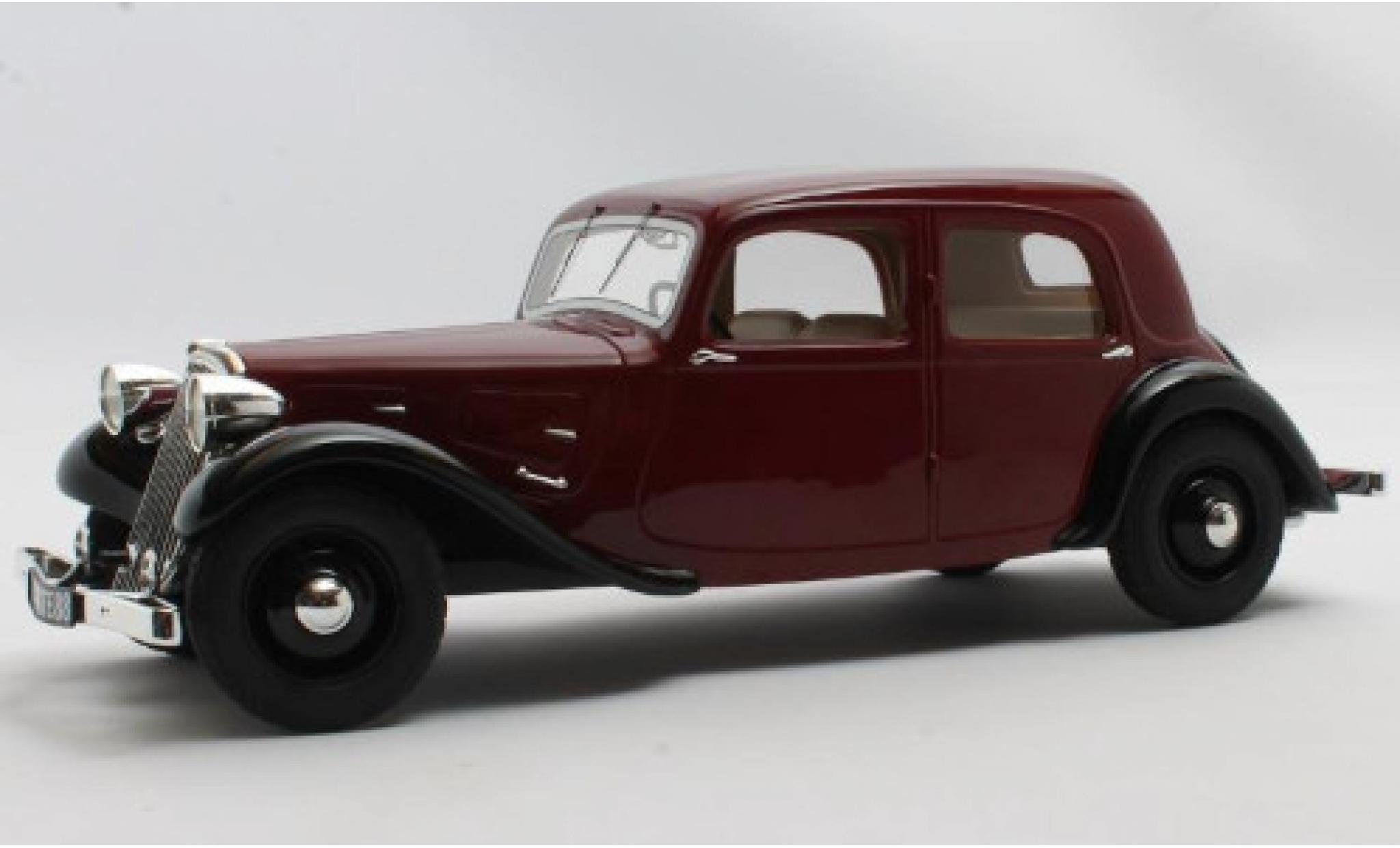Citroen Traction 1/18 Cult Scale Models Avant 7CV rosso/nero 1935 modellino in miniatura