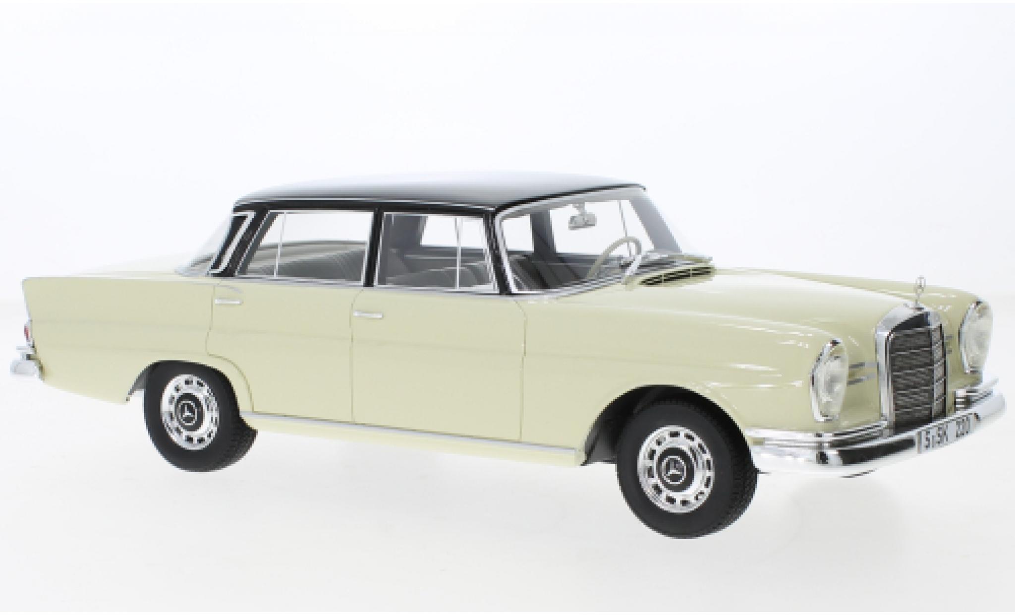 Mercedes 220 1/18 Cult Scale Models SE (W111) beige/nero 1959 modellino in miniatura