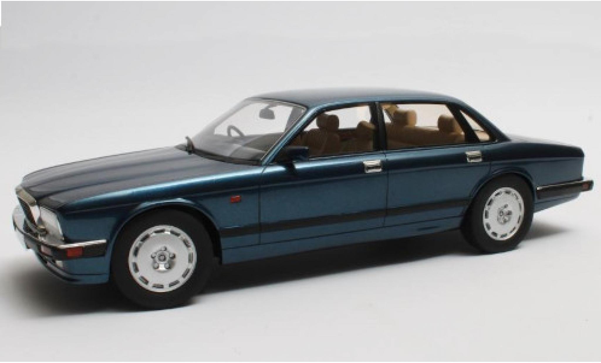 Jaguar XJ 1/18 Cult Scale Models R (40) metallico blu RHD 1990 modellino in miniatura
