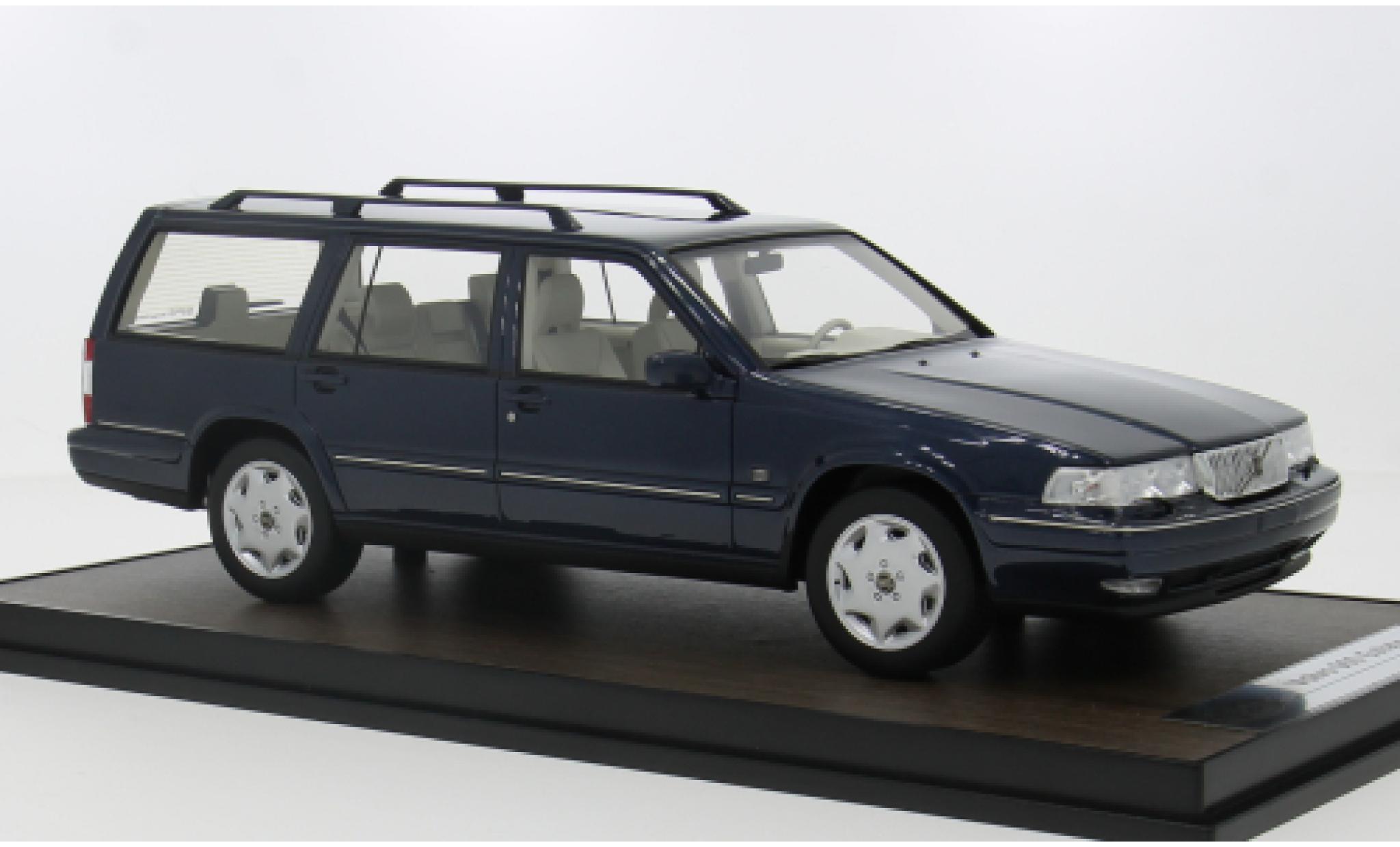 Volvo 960 1/18 DNA Collectibles Estate blau 1:18 modellino in miniatura