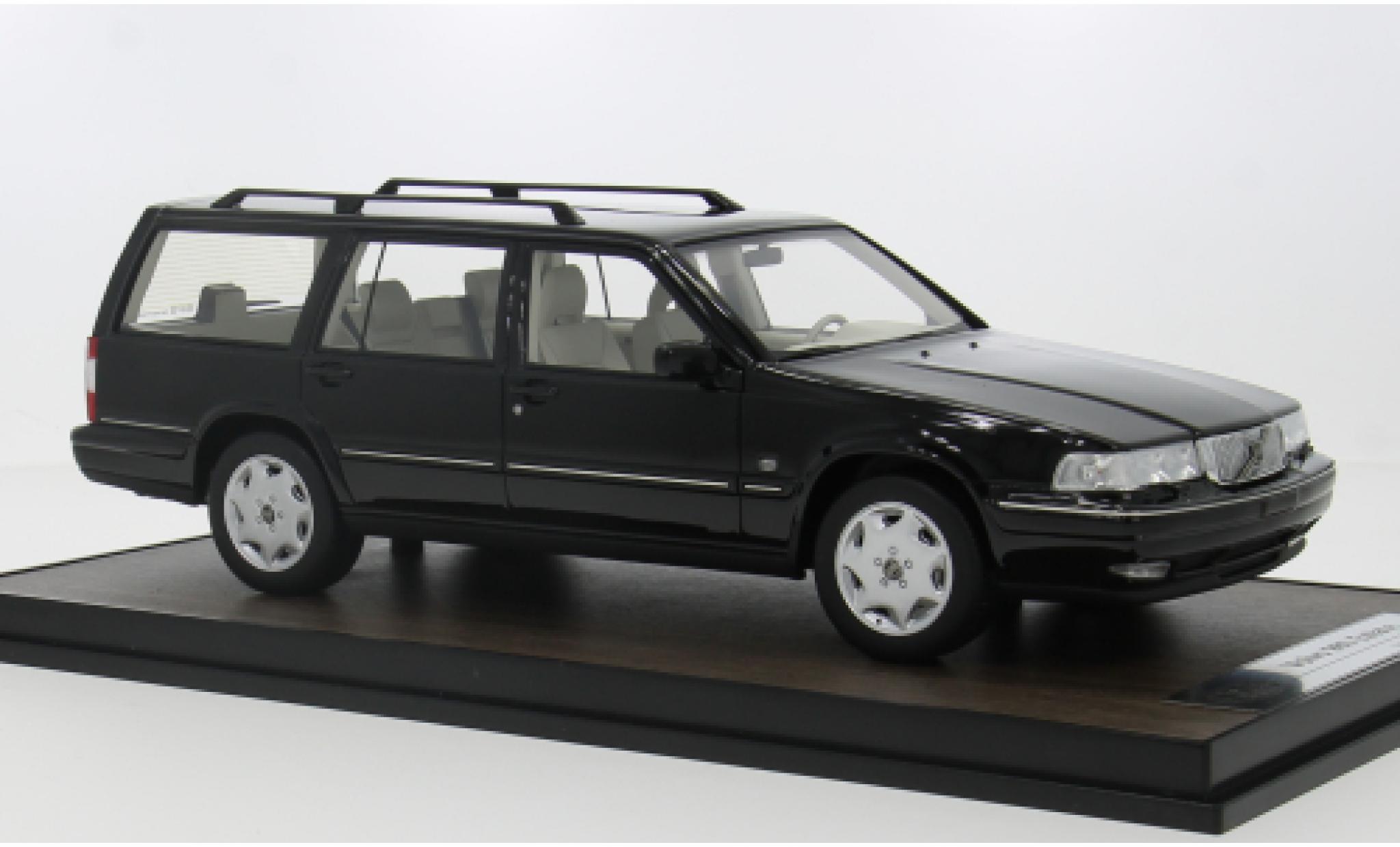 Volvo 960 1/18 DNA Collectibles Estate schwarz 1:18 modellino in miniatura