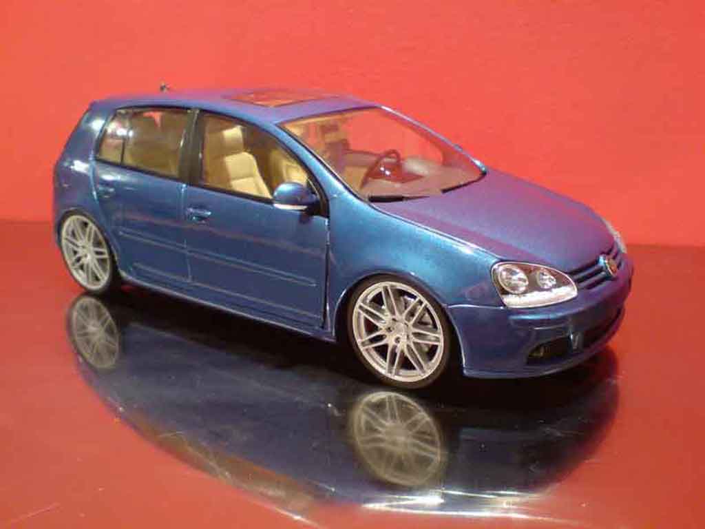 Volkswagen Golf V GTI 1/18 Burago V GTI rs5 modellino in miniatura