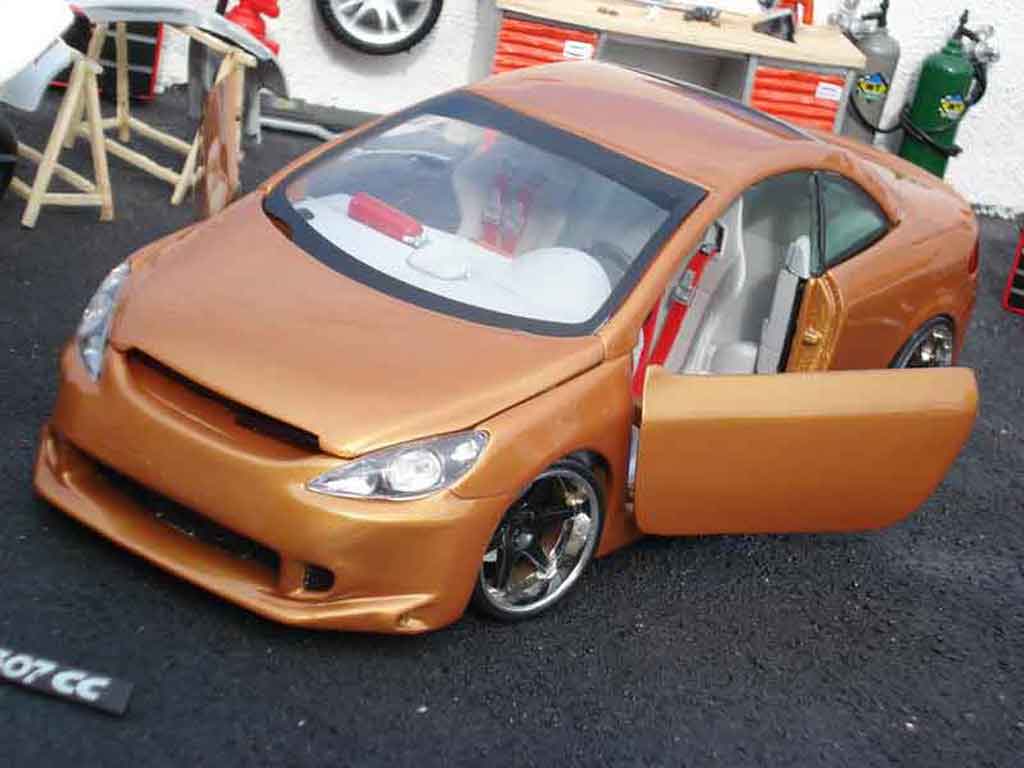 Peugeot 307 CC 1/18 Solido CC orange modellino in miniatura