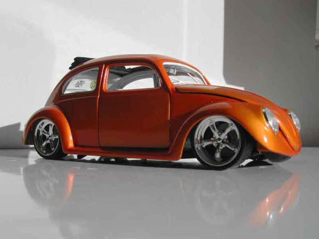 Volkswagen Kafer 1/18 Burago ovale custom modellino in miniatura