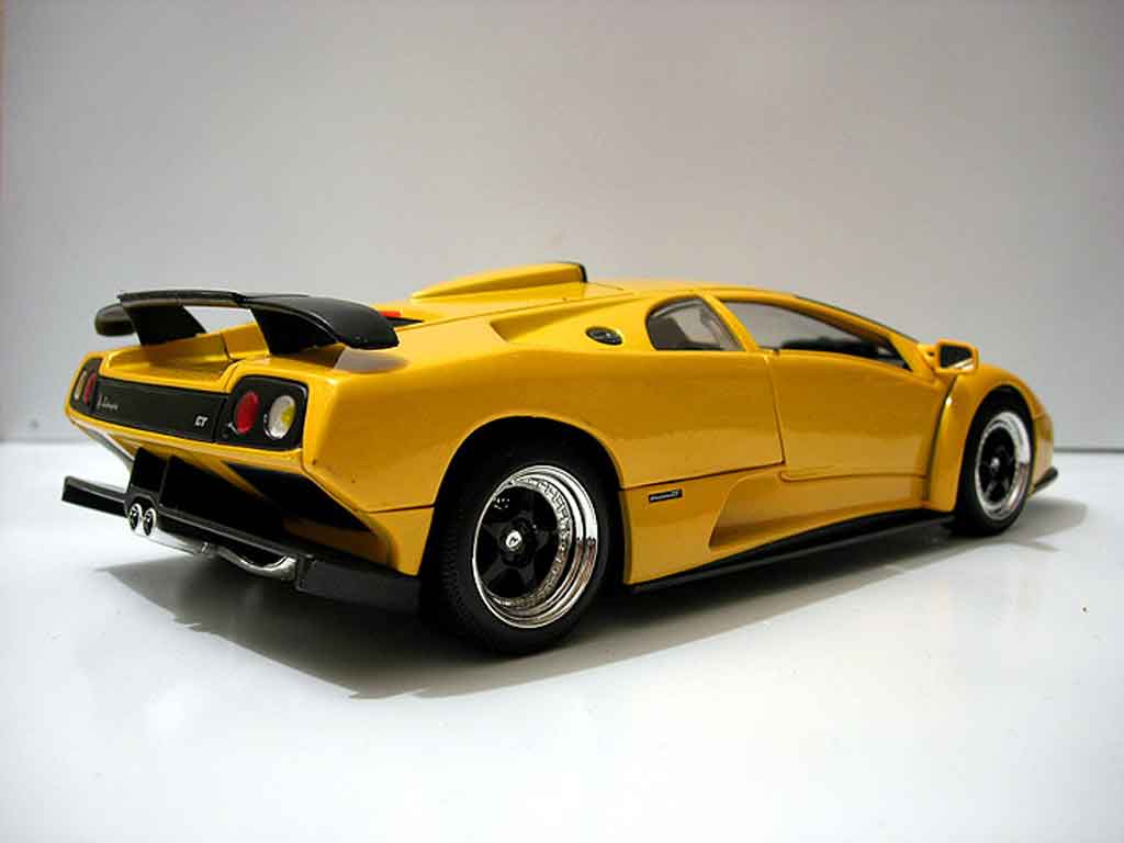 Lamborghini Diablo GT 1/18 Motormax GT giallo modellino in miniatura