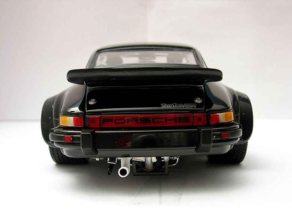 Porsche 934 RSR Turbo 1/18 Exoto RSR Turbo nero modellino in miniatura