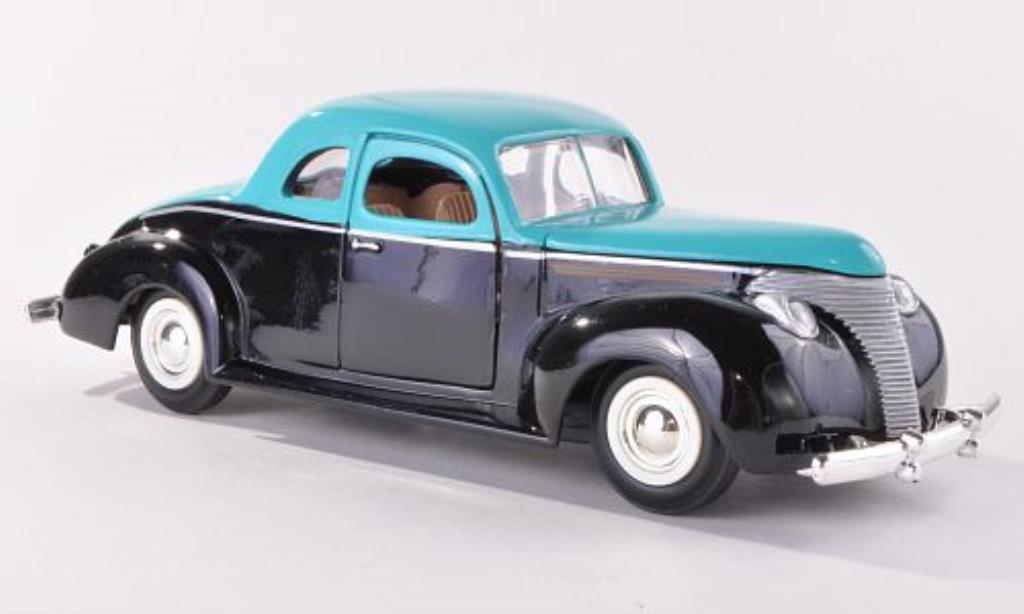 Ford Custom 1/24 Motormax nero/turkis 1949 modellino in miniatura