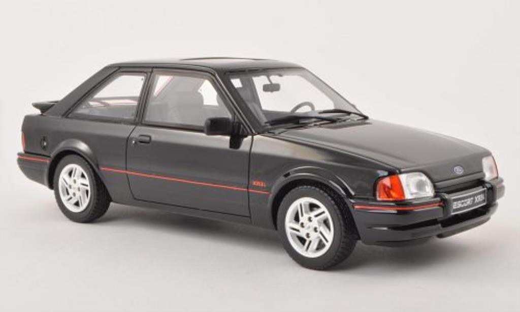 Ford Escort 1/18 Ottomobile MK IV XR3i nero 1988 modellino in miniatura