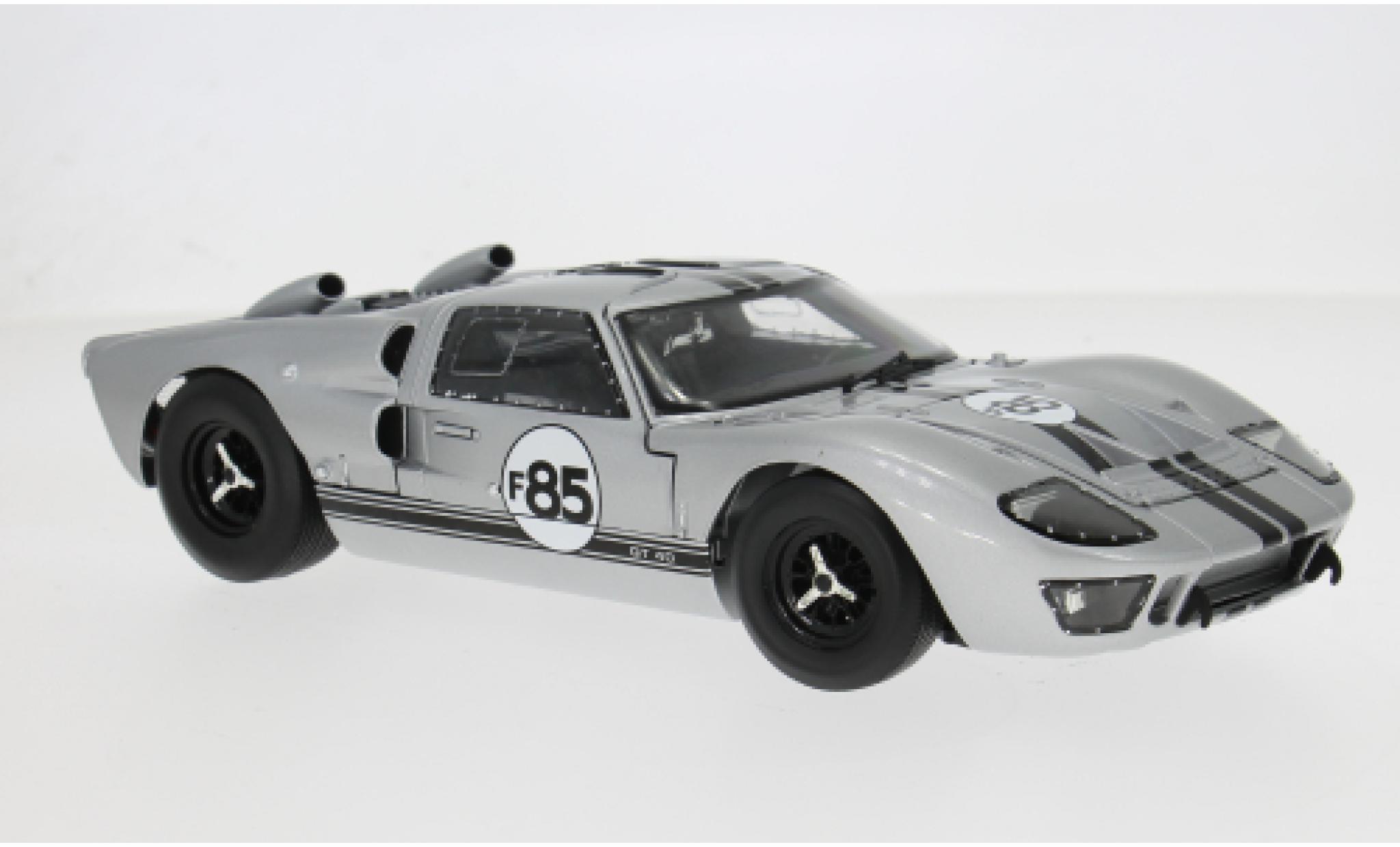 Ford GT40 1/18 Shelby Collectibles MkII silber 1966 1:18 modellino in miniatura