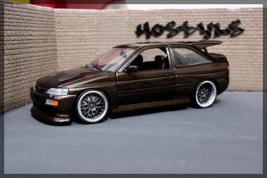 Ford Escort Cosworth 1/18 Ut Models Cosworth darkgolden jantes gt1 tuning modellino in miniatura