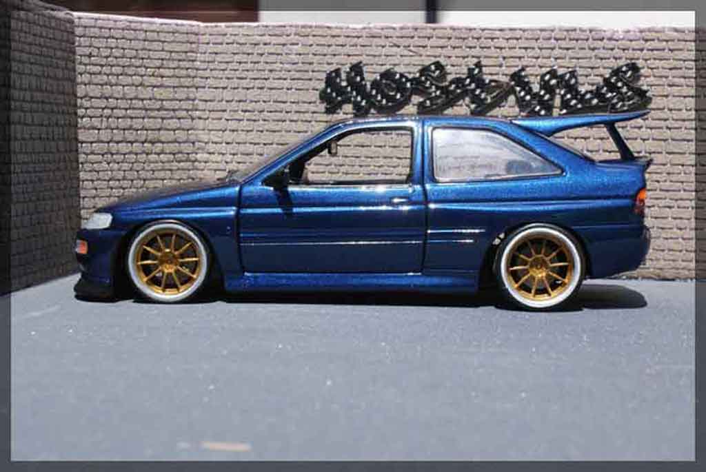 Ford Escort Cosworth 1/18 Ut Models Cosworth serie limite miki biasion tuning modellino in miniatura