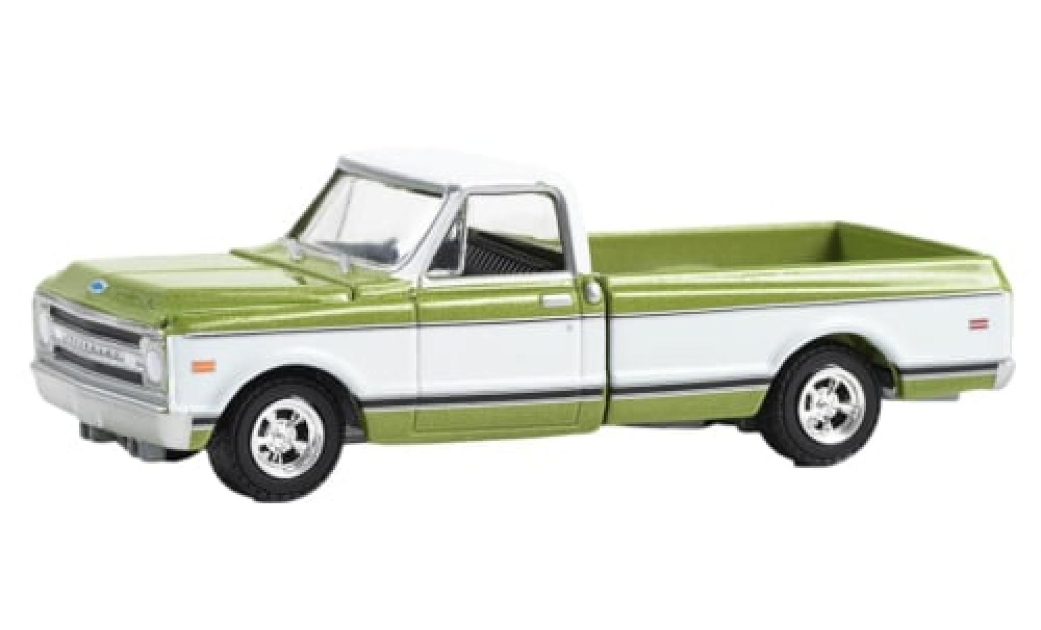Chevrolet C-10 1/64 Greenlight Custom metallise grün/weiss 1972 1:64 modellino in miniatura