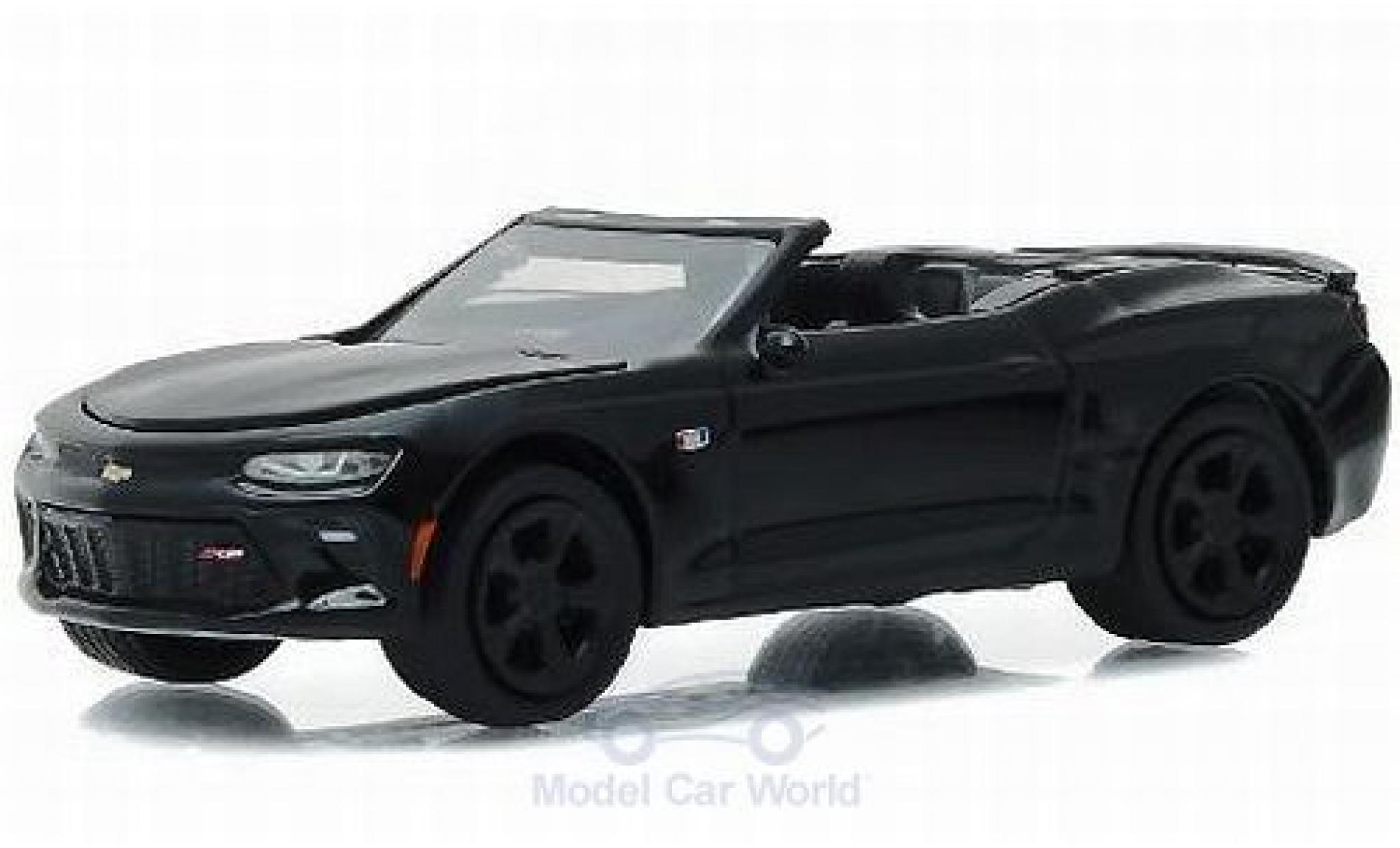 Chevrolet Camaro 1/64 Greenlight Convertibile metallico nero 2017 Black Bandit - Series 16 ohne Vitrine modellino in miniatura