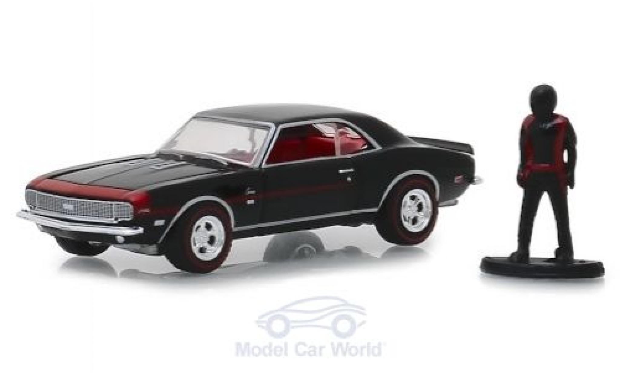 Chevrolet Camaro 1/64 Greenlight RS-SS nero 1968 mit Figur modellino in miniatura