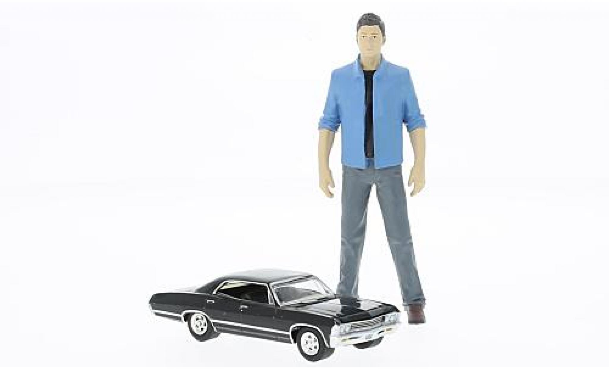 Chevrolet Impala 1/64 Greenlight Sport Sedan Supernatural avec Dean figurine in 1:18 modellino in miniatura