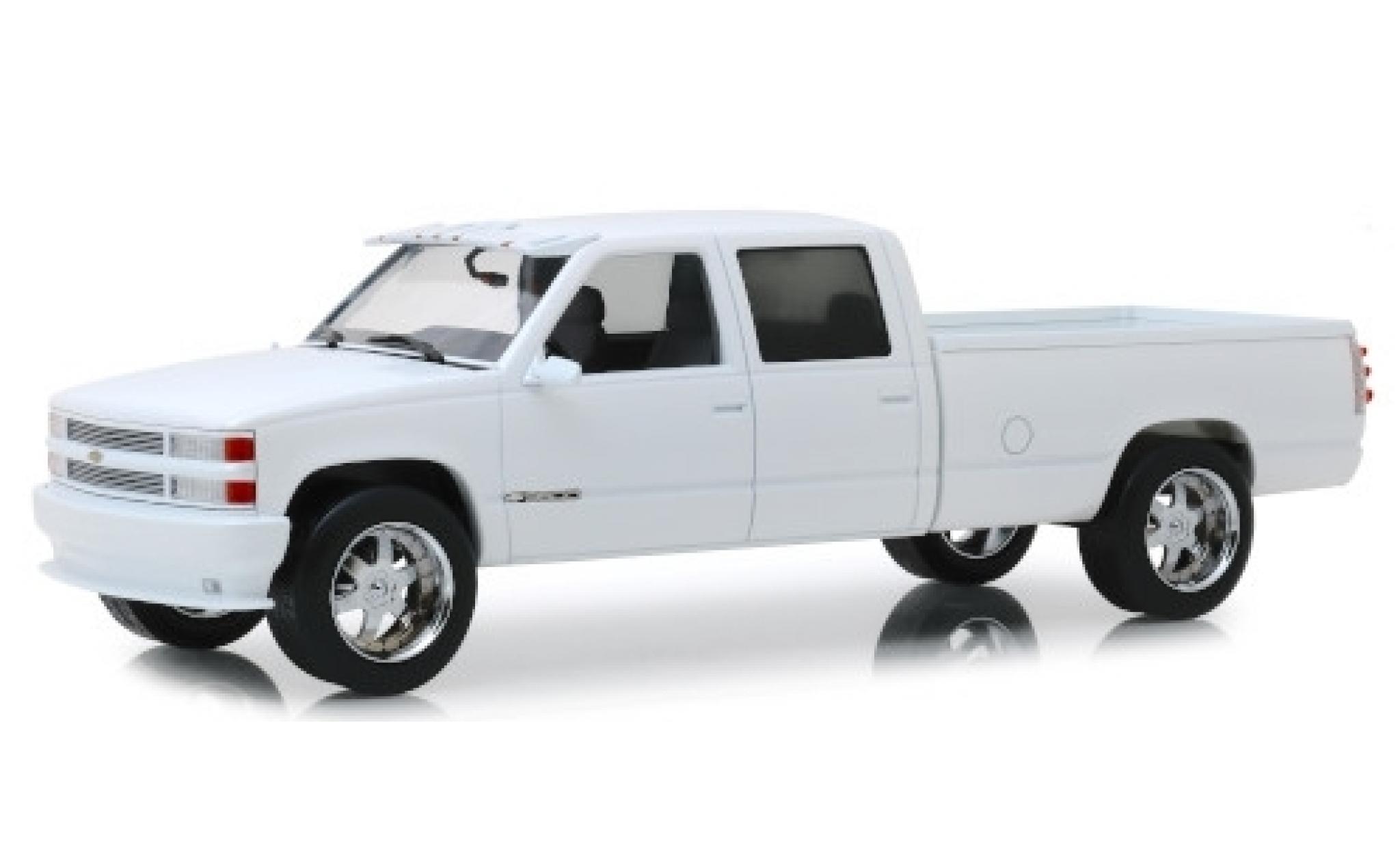 Chevrolet Silverado 1/18 Greenlight 3500 Crew Cab Custom bianco 1997 modellino in miniatura