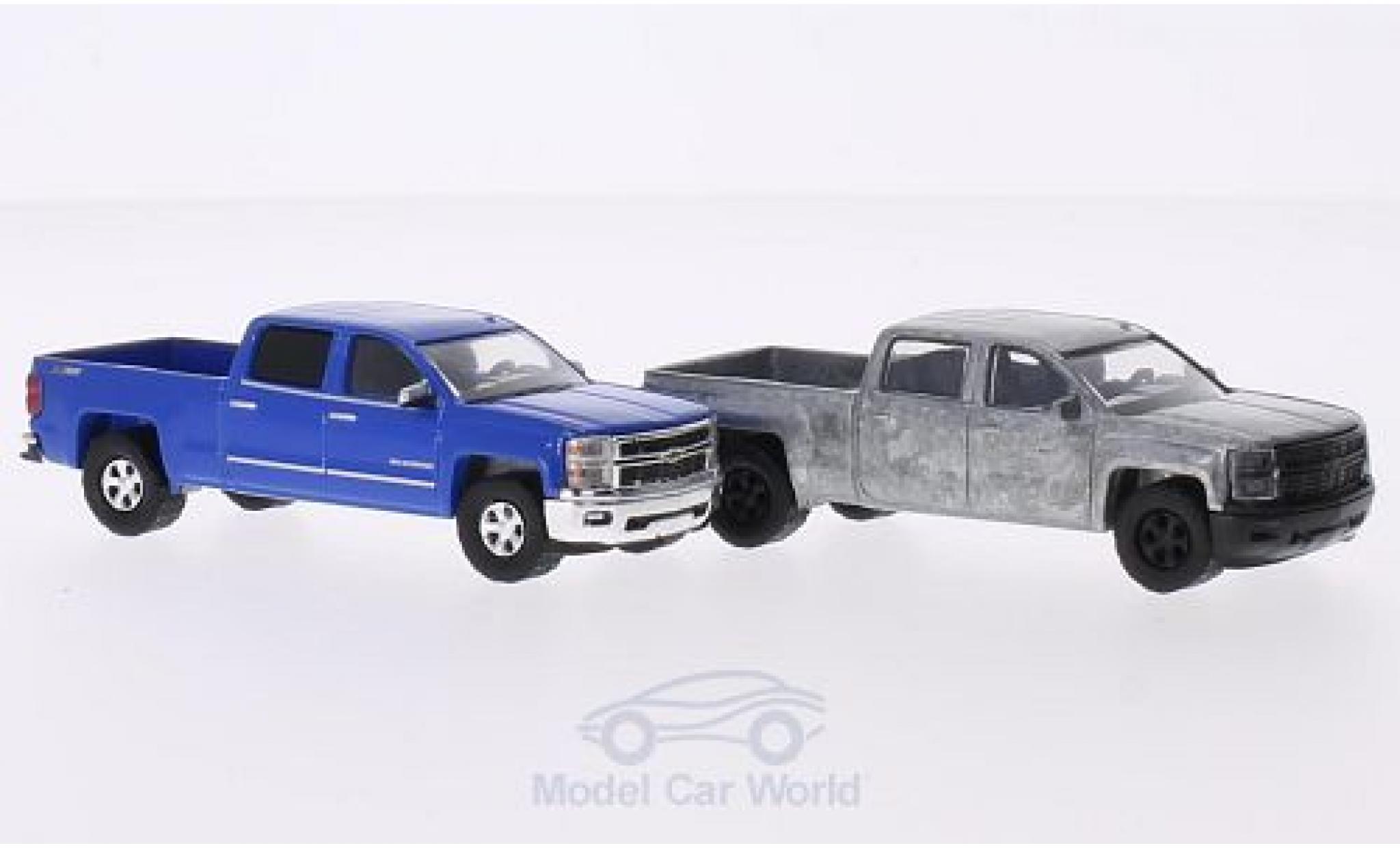 Chevrolet Silverado 1/64 Greenlight LTZ 271 2014 2er-Set in PC-Box je 1x blu und 1x unlackiert FirstCut modellino in miniatura