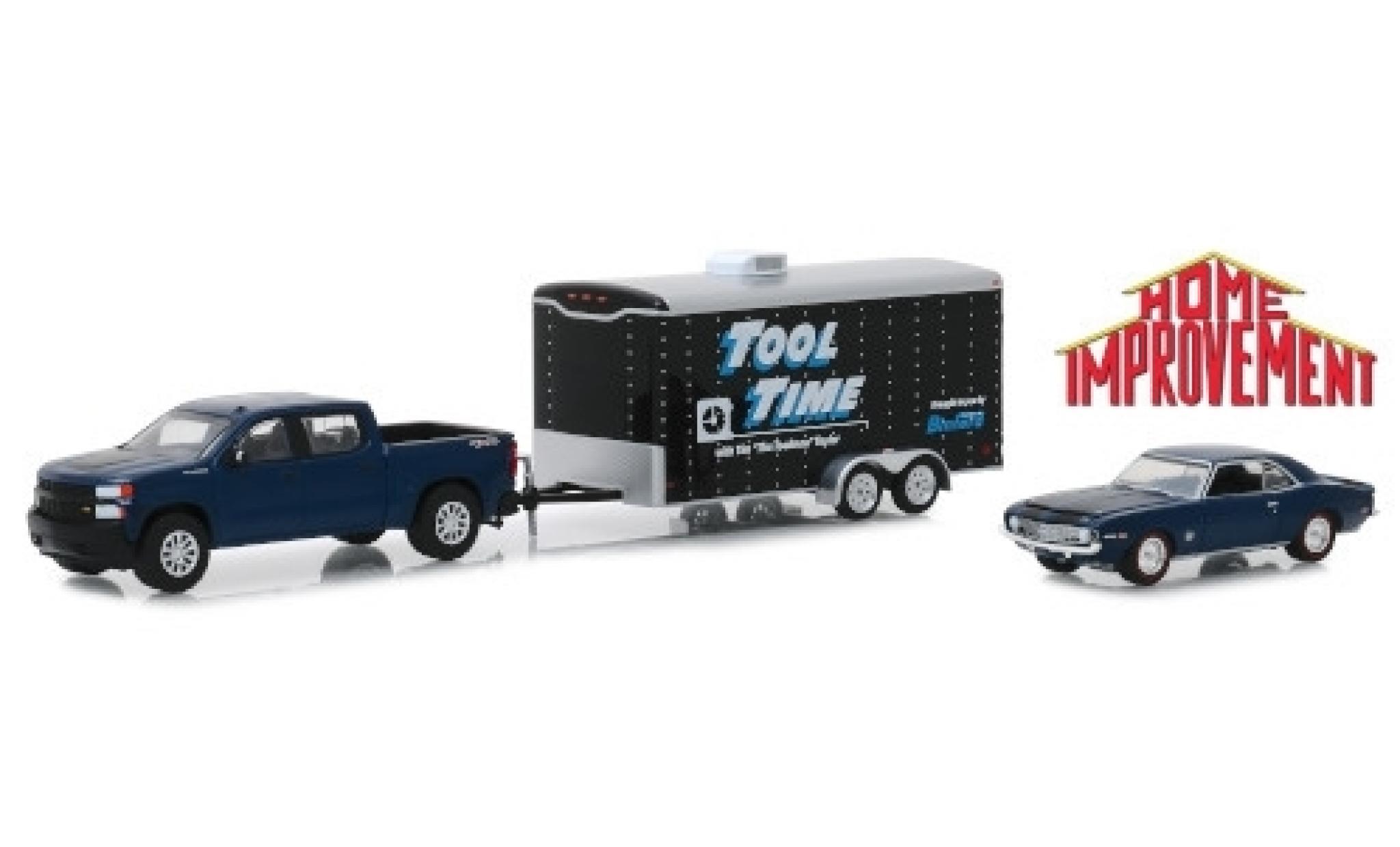 Chevrolet Silverado 1/64 Greenlight Tool Time 2019 mit 1969 Camaro SS und Zweiachskofferanhänger modellino in miniatura