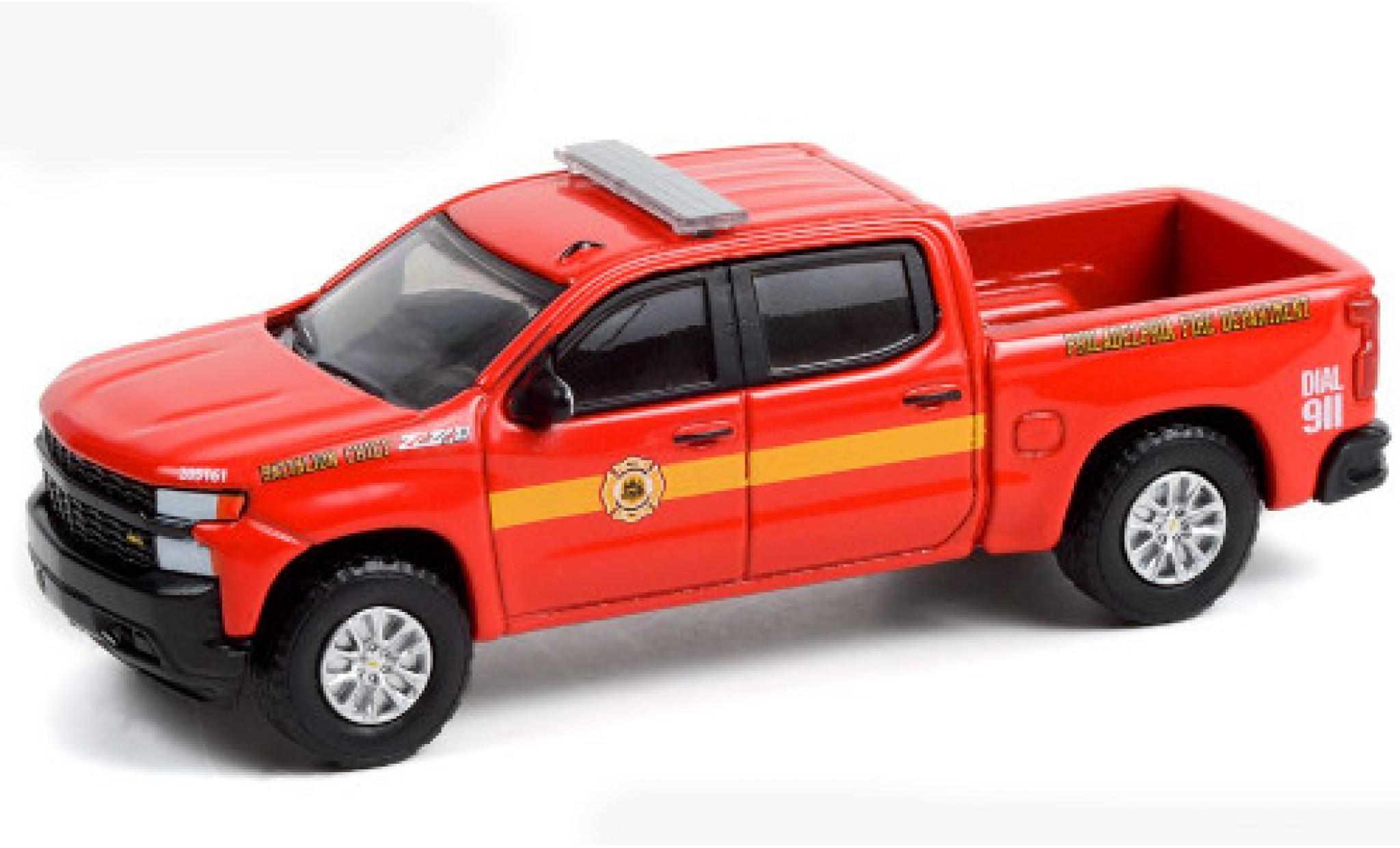 Chevrolet Silverado 1/64 Greenlight Z71 rosso/Dekor Pennsylvania Fire Department 2020 modellino in miniatura