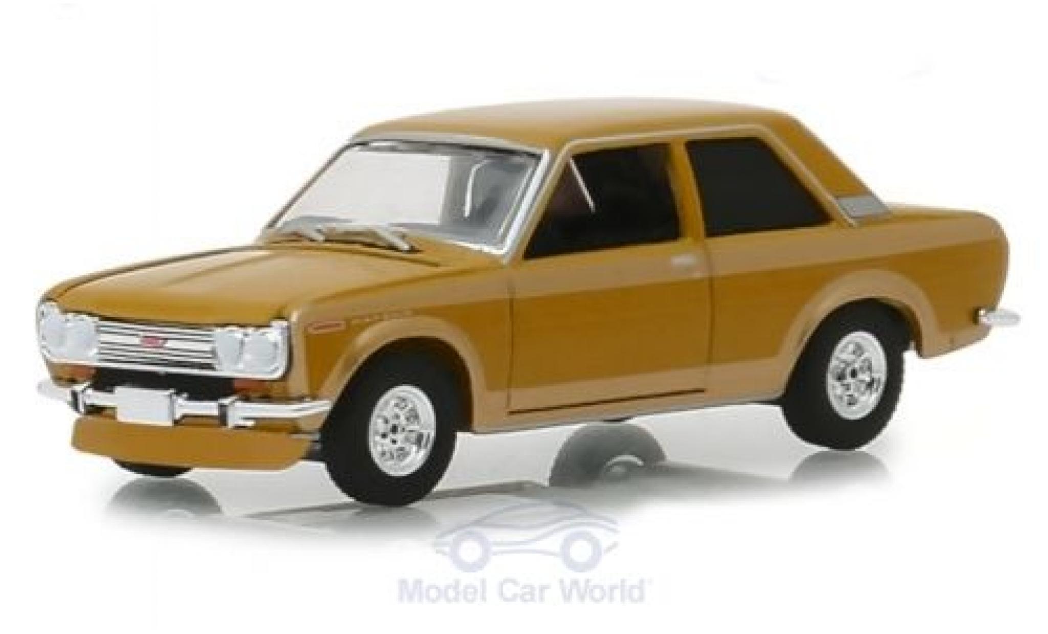 Datsun 510 1/64 Greenlight beige 1968 modellino in miniatura