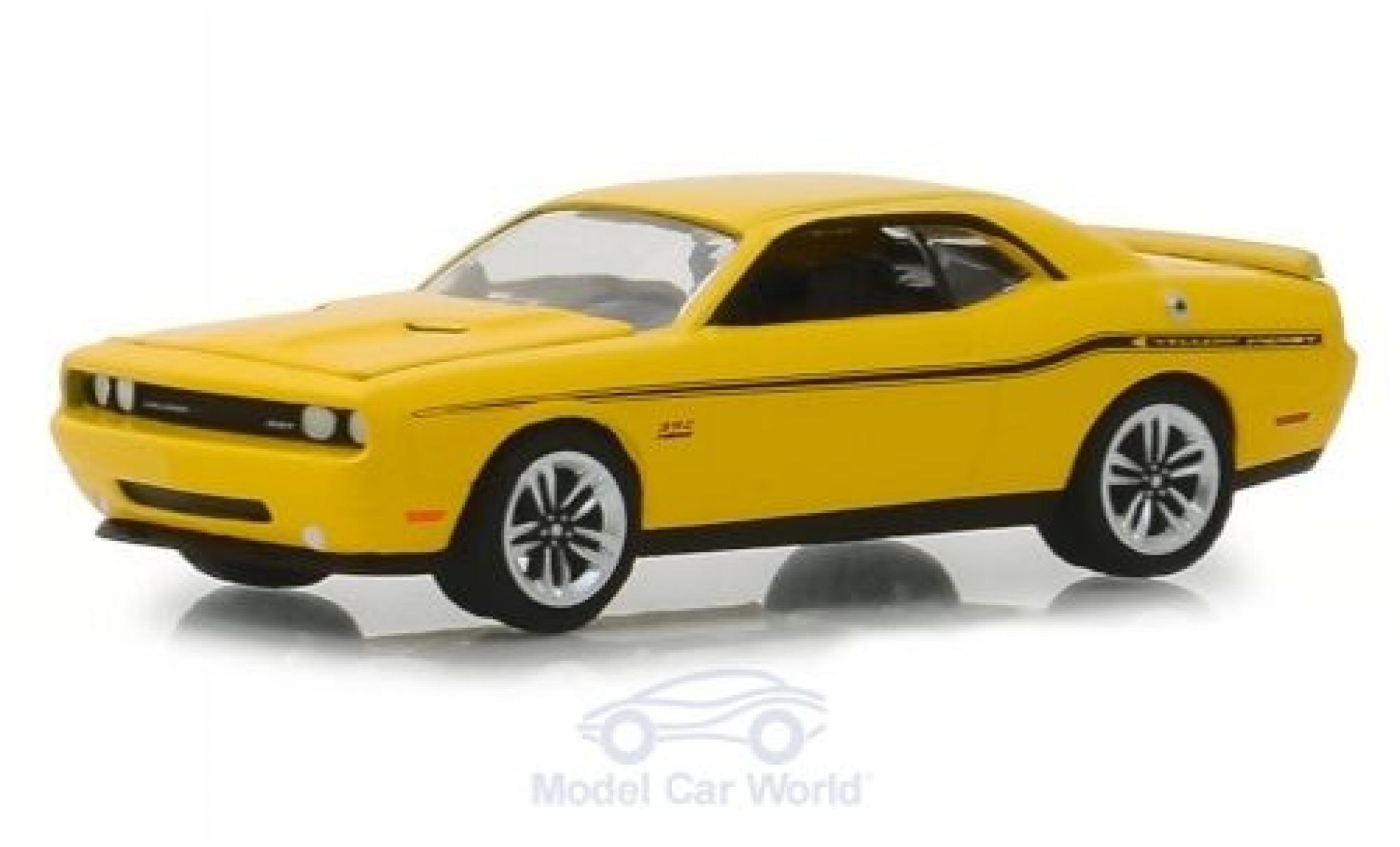 Dodge Challenger 1/64 Greenlight SRT 392 giallo 2012 modellino in miniatura
