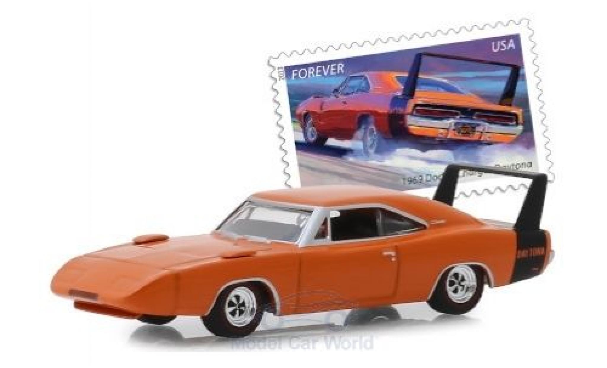 Dodge Charger 1/64 Greenlight Daytona orange/nero 1969 modellino in miniatura