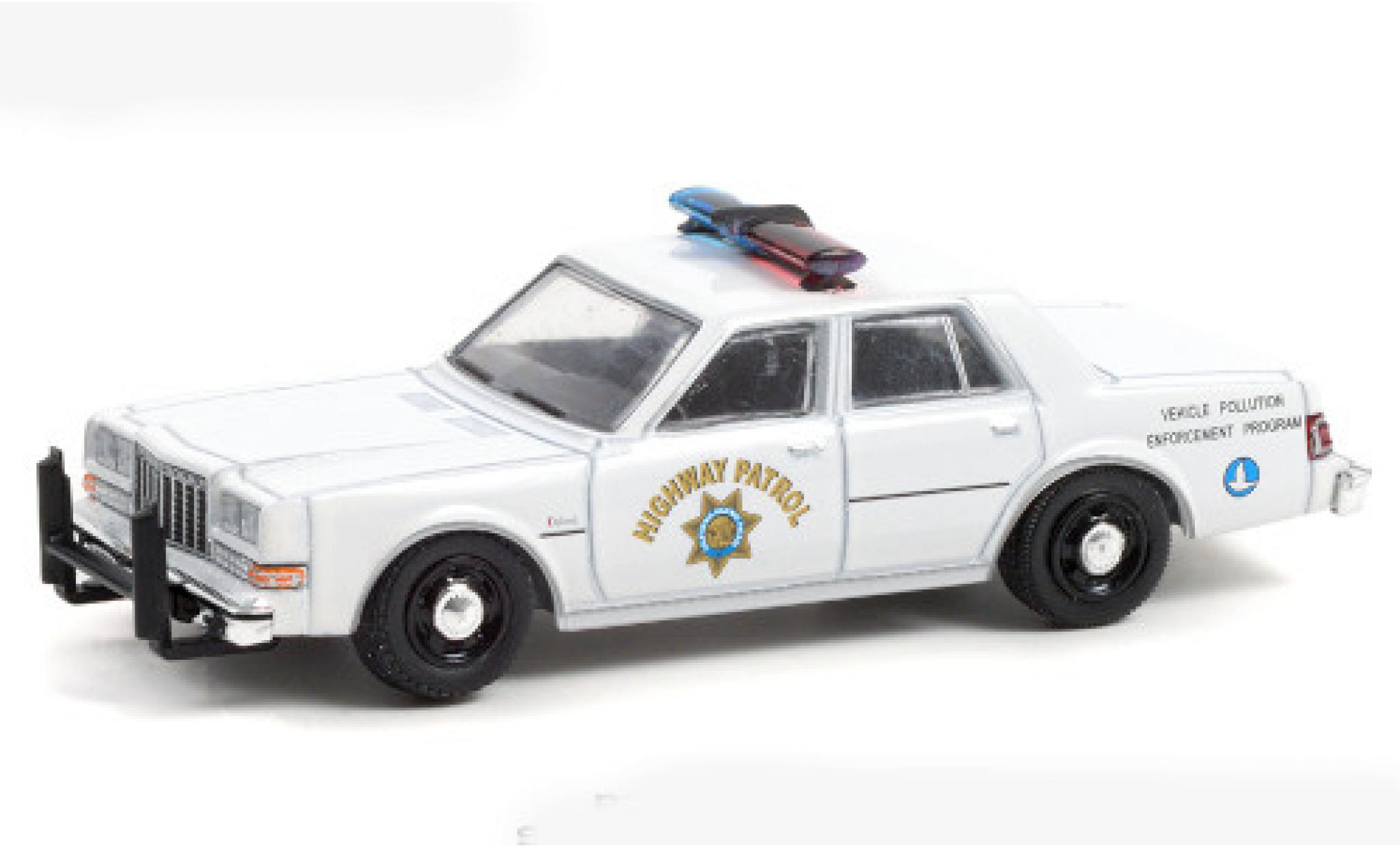 Dodge Diplomat 1/64 Greenlight bianco/Dekor California Highway Patrol 1988 modellino in miniatura