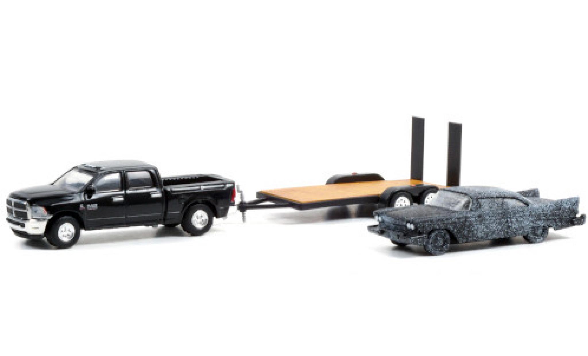 Dodge RAM 1/64 Greenlight 2500 matt-nero 2018 mit 1958 Plymouth Fury brandbeschädigt und Zweiachsautotransporter mit Auffharrampen Christine modellino in miniatura