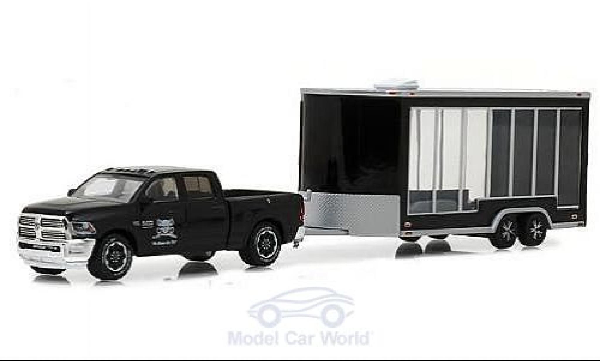 Dodge RAM 1/64 Greenlight Ram 2500 nero Graveyard Carz 2016 mit Display Anhänger modellino in miniatura