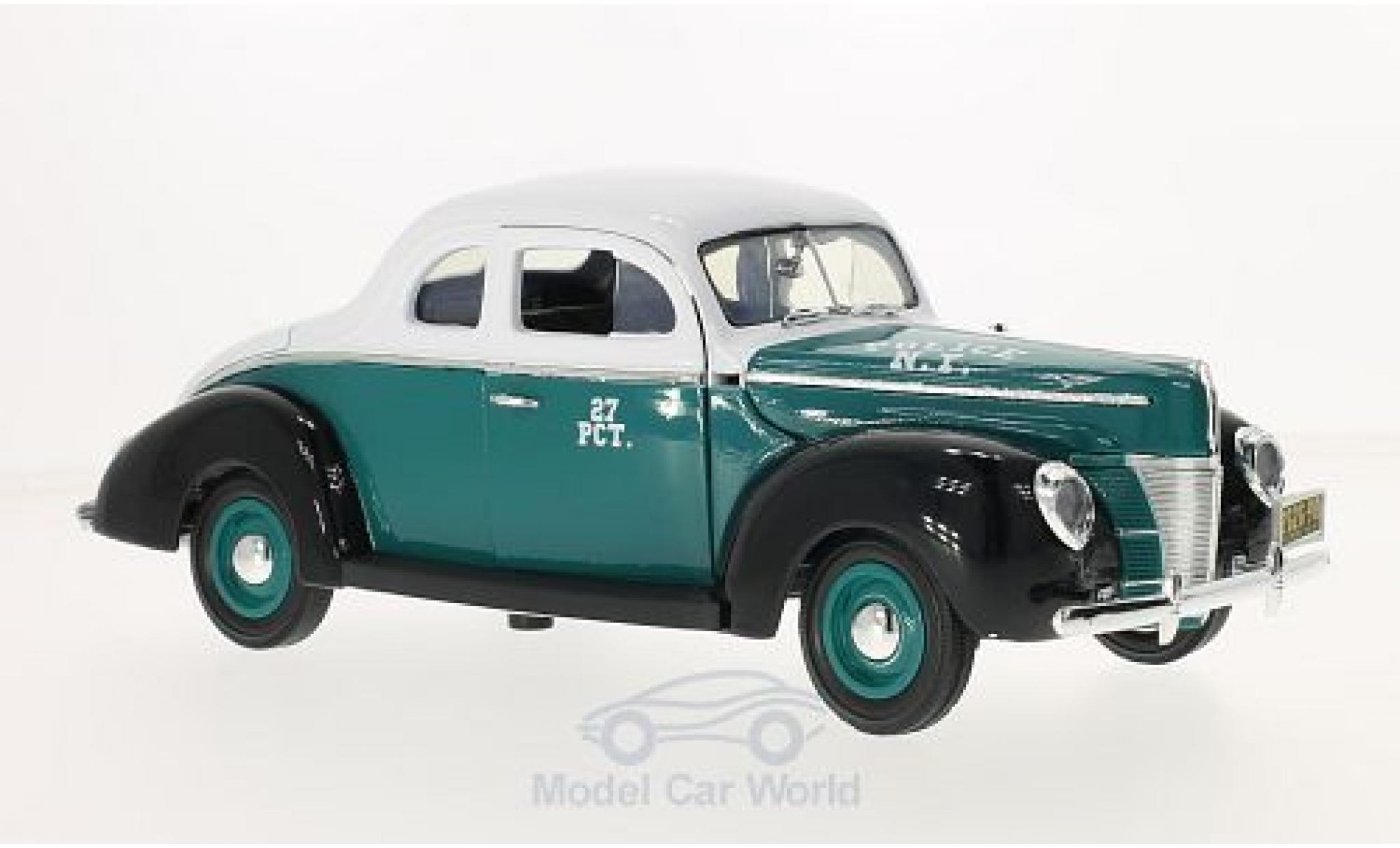 Ford Deluxe 1/18 Greenlight Coupe verde/bianco NYPD - Police 1940 ohne Vitrine modellino in miniatura
