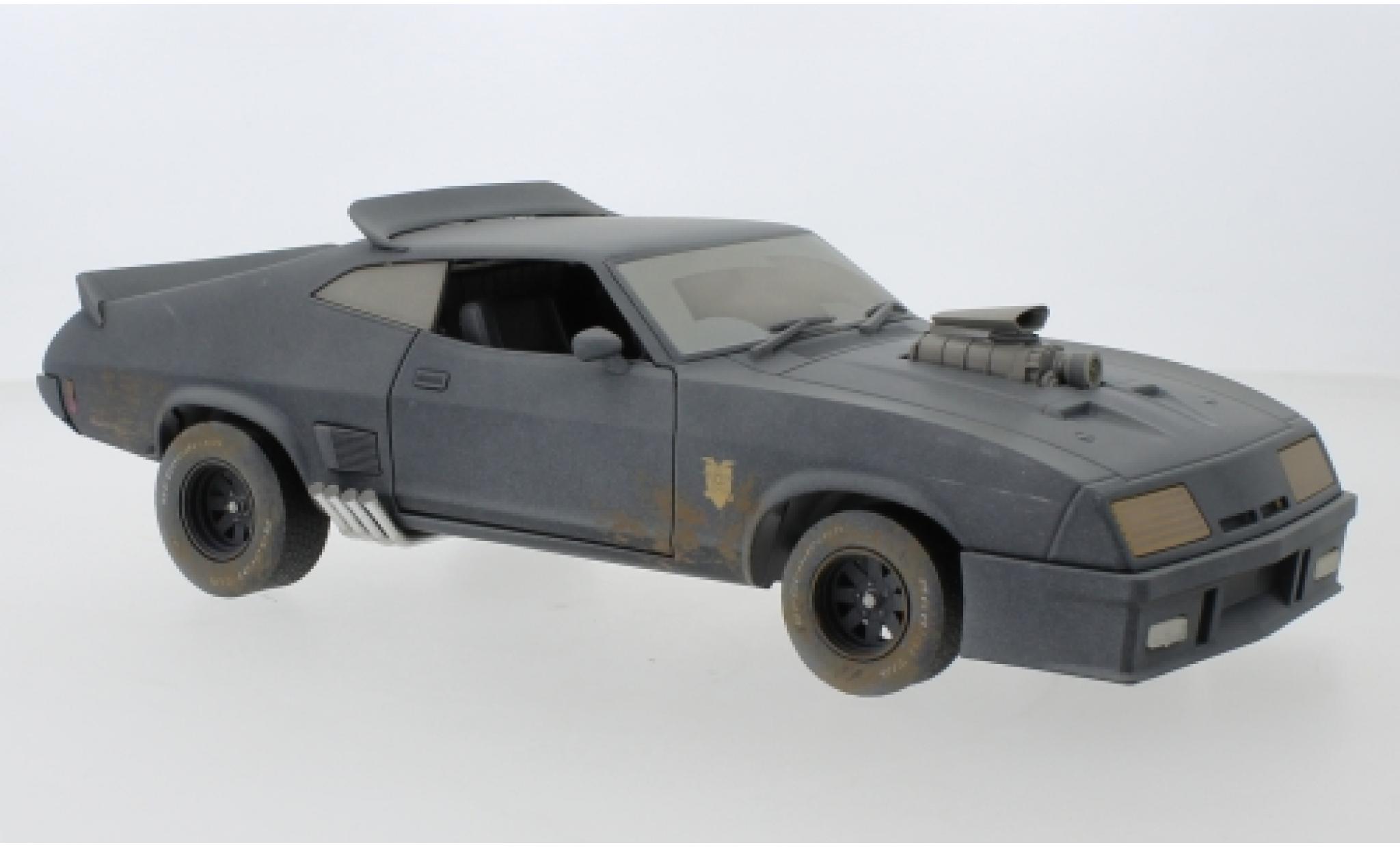 Ford Falcon 1/18 Greenlight XB RHD Mad Max - Last of the V8 Interceptors 1973 avec Verwitterungseffekt modellino in miniatura