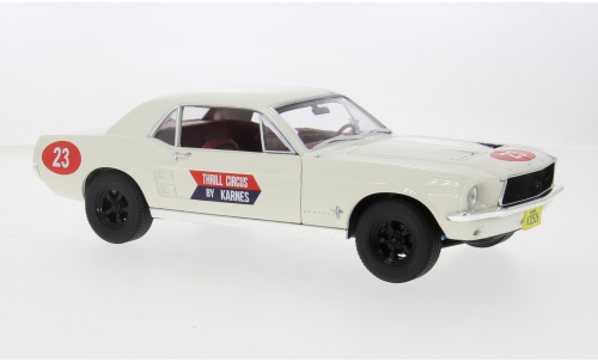 Ford Mustang 1/18 Greenlight Coupe beige/Dekor 1967 1:18 modellino in miniatura
