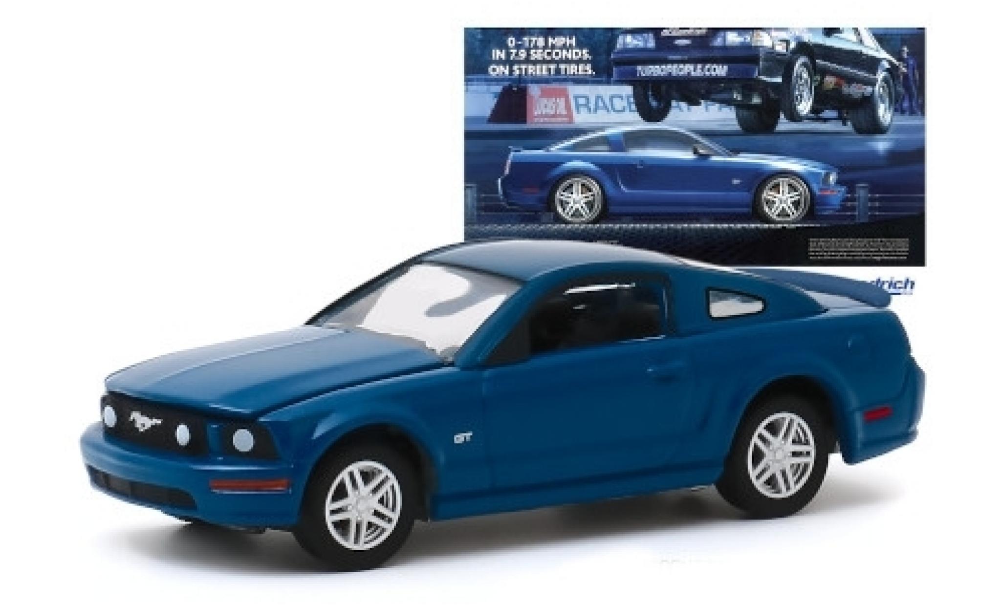 Ford Mustang 1/64 Greenlight GT blu 2009 modellino in miniatura