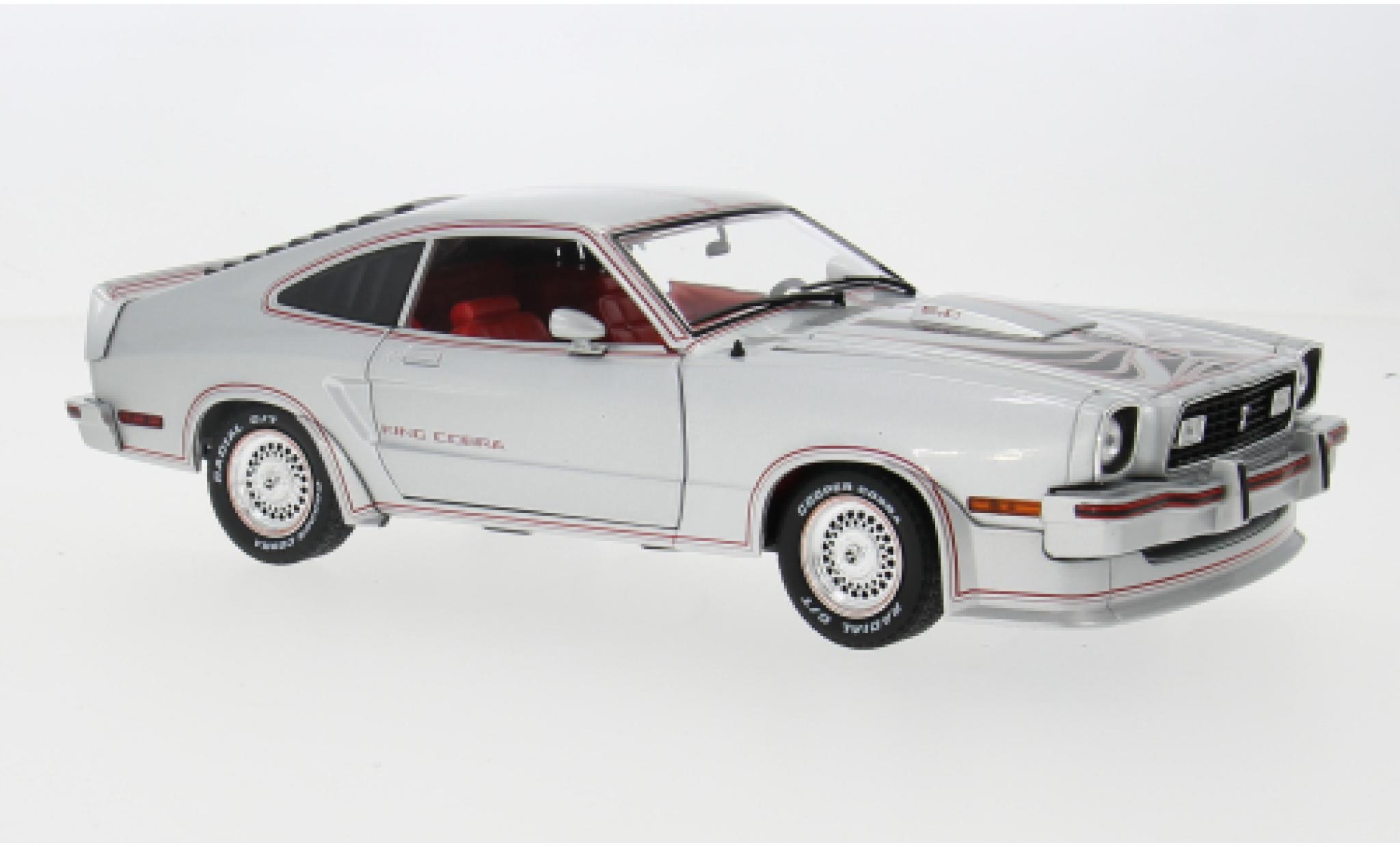 Ford Mustang 1/18 Greenlight II King Cobra silber/rot 1978 1:18 modellino in miniatura