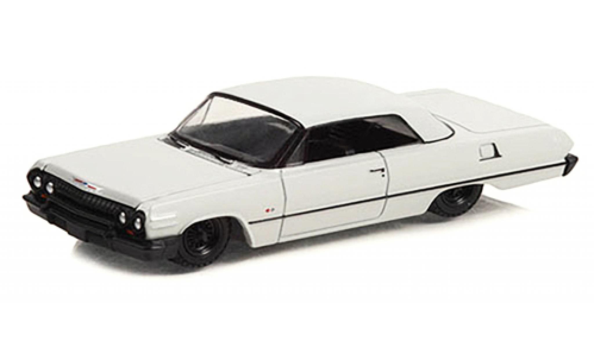 Chevrolet Impala 1/64 Greenlight Lowrider bianco 1963 modellino in miniatura